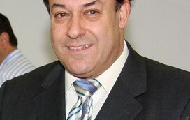 José Mendes Bota: “Grito a Sócrates: olha a Manela!”  