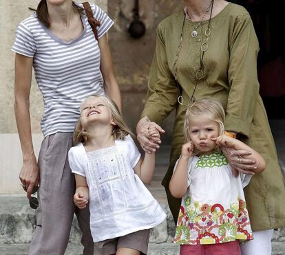 Letizia e Sofia de Espanha descontraídas
