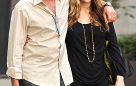 Charlie Sheen chega a acordo com ex-mulher