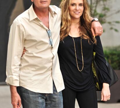 Charlie Sheen chega a acordo com ex-mulher