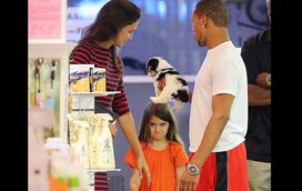 Suri Cruise faz birra por não receber um cão