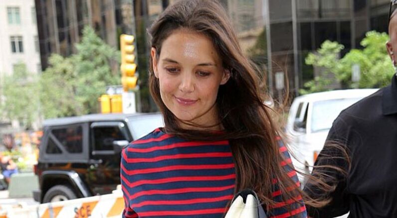 Suri Cruise faz birra por não receber um cão