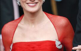 Princesa Letizia sem anel de noivado 