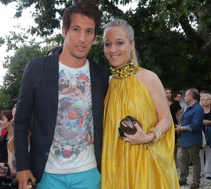 Filha de Fábio Coentrão é musa de Micaela Oliveira