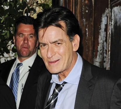 Charlie Sheen deve mais de 5 milhões de euros e arrisca-se a ficar na miséria
