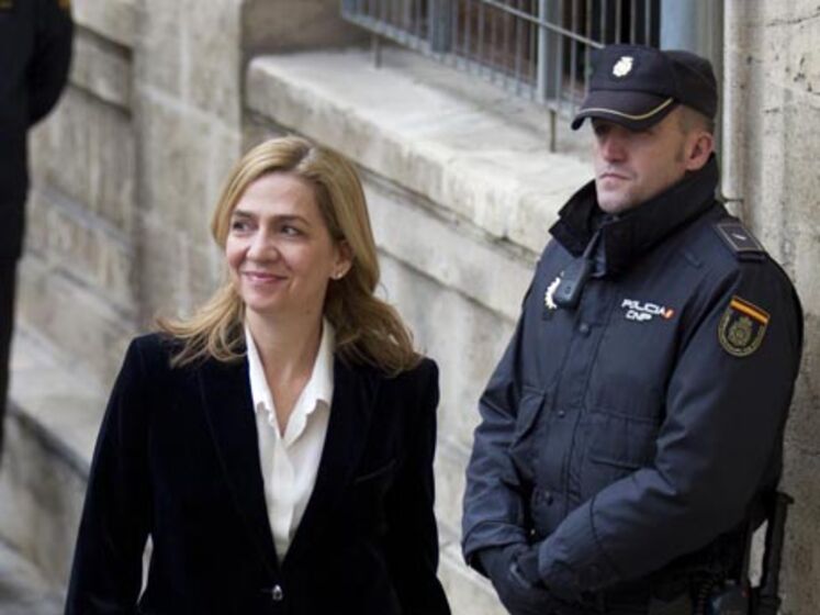 Infanta Cristina chega a tribunal de Maiorca