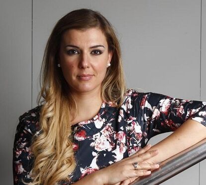 Romana anuncia fim do casamento