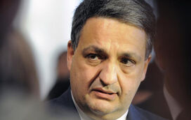 Paulo Macedo "dá 7 milhões a vampiros da Saúde" e mais 20 histórias