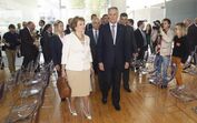 Cavaco Silva agradece livro e carreira à mulher