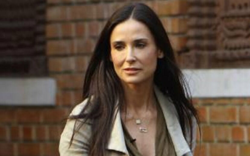 Demi Moore oferece ajuda a Ashton Kutcher 
