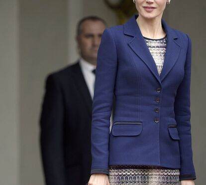 Letizia discreta em Paris