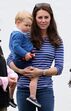 Kate Middleton, George, realeza, monarquia, Inglaterra, roupa, look, estilo, descontraído, mãe, filho, maternidade
