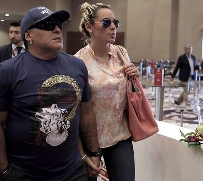 Maradona quer que o Papa Francisco o case