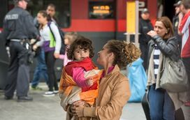 Portugueses enchem dois camiões para ajudar refugiados