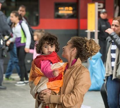 Portugueses enchem dois camiões para ajudar refugiados