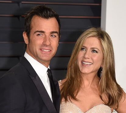 Jennifer Aniston 'não quer saber' do divórcio de Brangelina