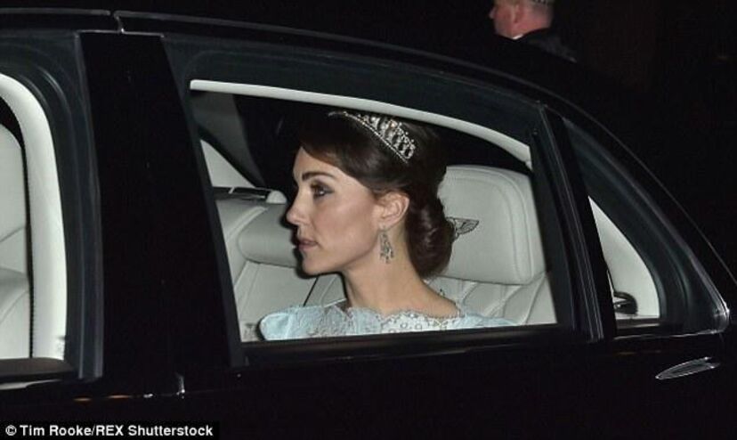 Kate Middleton, Diana, princesa, William, tiara, realeza, Inglaterra, rainha Isabel II