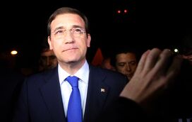 Passos Coelho apresenta livro sobre vida sexual dos políticos