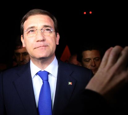 Passos Coelho apresenta livro sobre vida sexual dos políticos