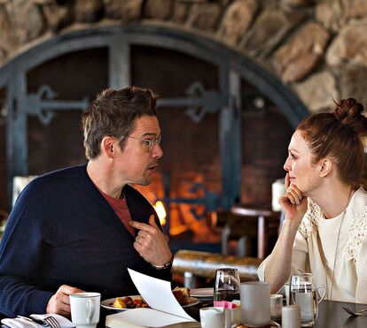 Ethan Hawke e Julianne Moore juntos numa comédia cínica