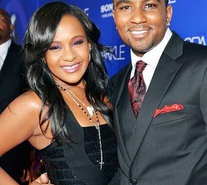 Namorado de Bobbi Kristina condenado a pagar milhões de euros 