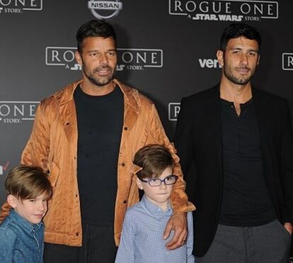 Ricky Martin diverte-se com a família