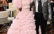 Filha de Johnny Deep e Vanessa Paradis volta à passerelle como musa de Lagerfeld