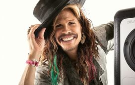 Vocalista dos Aerosmith estorou 6 milhões em coca e agora está em reabilitação 