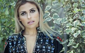 Atriz Maria Sampaio submete-se a tratamentos faciais aos 33 anos