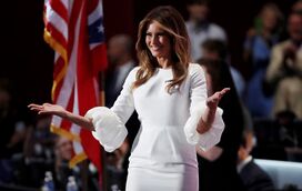 Afinal há designers que querem vestir Melania Trump