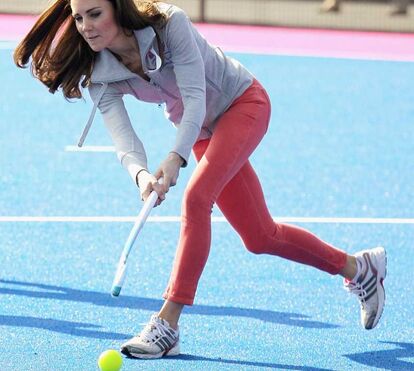 A poucos dias de ser mãe, Kate Middleton é vista a fazer compras no supermercado