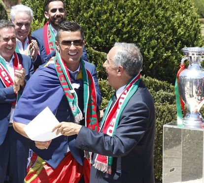 Presidente felicita CR7, o melhor jogador do mundo