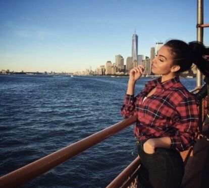 Georgina continua a imitar Irina, ex de Ronaldo. Agora tem a mesma maquilhadora