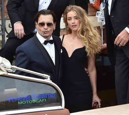 Johnny Depp assina divórcio e fica... com 40 carros
