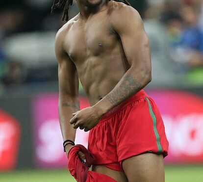 Susto no batizado do irmão de Renato Sanches