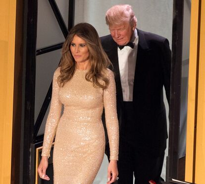 Melania ofusca marido com a cor preferida dos Trump