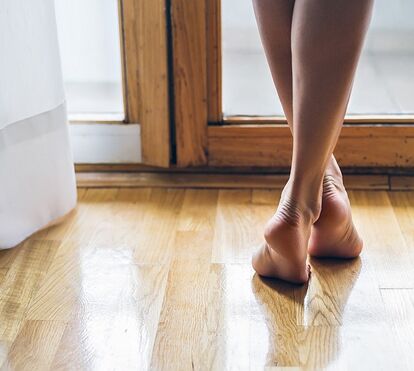 Quando chegar a casa, tire os sapatos!