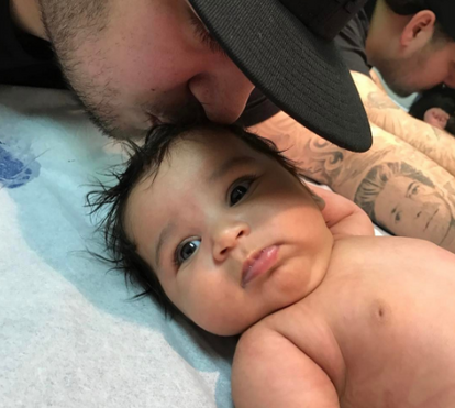 Kardashians derretidas com a sobrinha mais nova