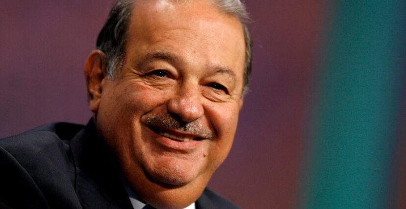 Carlos Slim, nasceu no México. Fundador da empresa de telecomunicações Telmex. A sua fortuna está avaliada em 46 mil milhões de euros