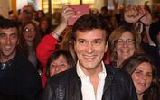 Loucura na sessão de autógrafos de Tony Carreira