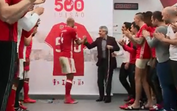 Luisão em lágrimas com homenagem do Benfica