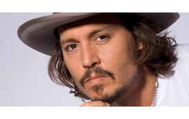 Johnny Depp surge irreconhecível na derradeira tentativa de salvar a carreira