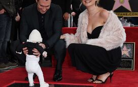 Adam Levine inseparável da filha bebé em Hollywood