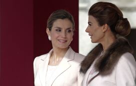 Letizia e Juliana Awada: as mesmas cores e o mesmo penteado