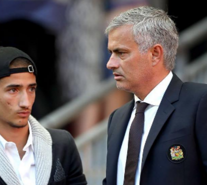 Venham de lá mais milhões! José Mourinho assina pela Roma depois de ser despedido do Tottenham com indemnização de 19 milhões