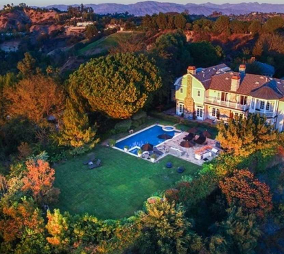 A luxuosa casa de Jessica Alba custou 9,1 milhões