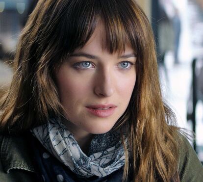 Vista-se como Anastasia Steele