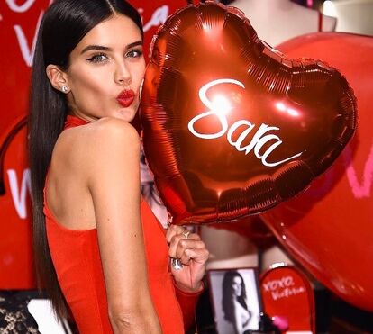 Sara Sampaio sexy para o dia dos namorados