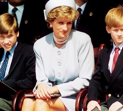 Príncipes William e Harry não perdoam quem fotografou a mãe a morrer
