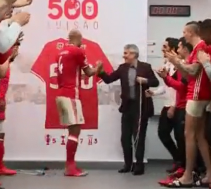 Luisão em lágrimas com homenagem do Benfica